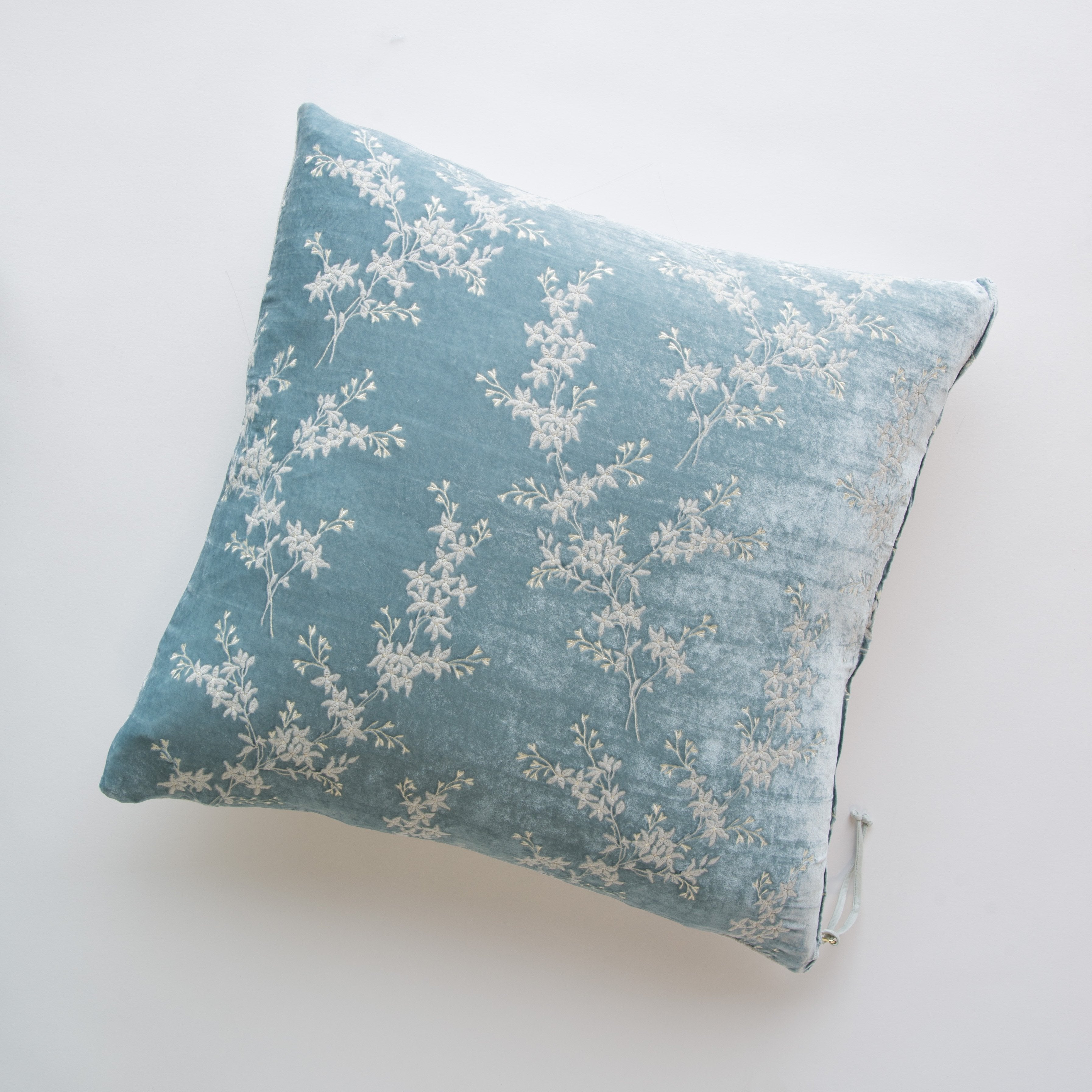Cloud: pillow against a plain background - overhead view.
